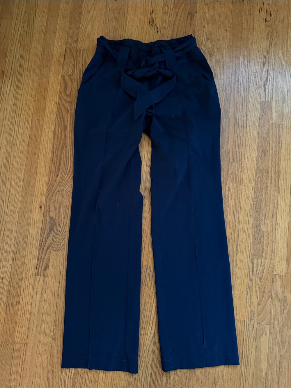 Athleta Navy travel 🧳 pants 👖 size small/4, wash and wear.  Wrinkle free 🆓 belt